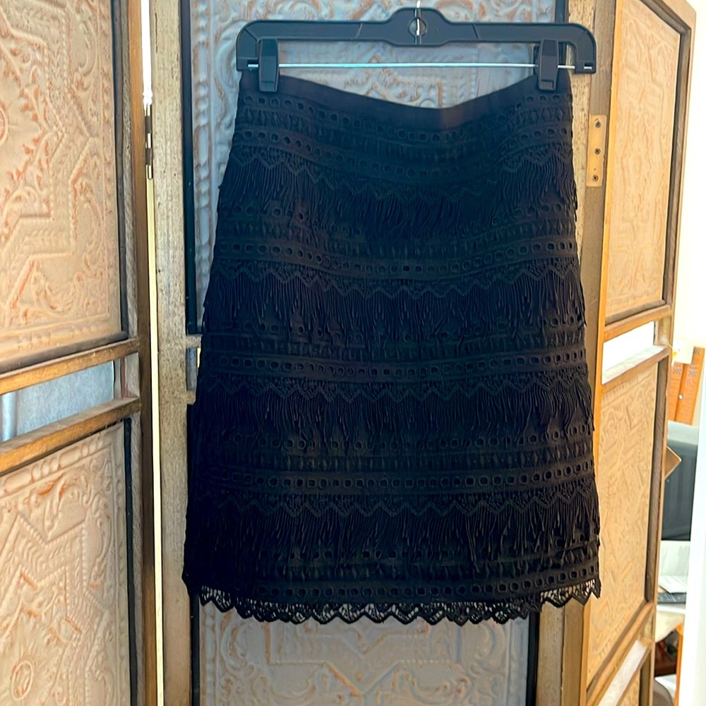 fringed black skirt w elastic waistband and side zipper